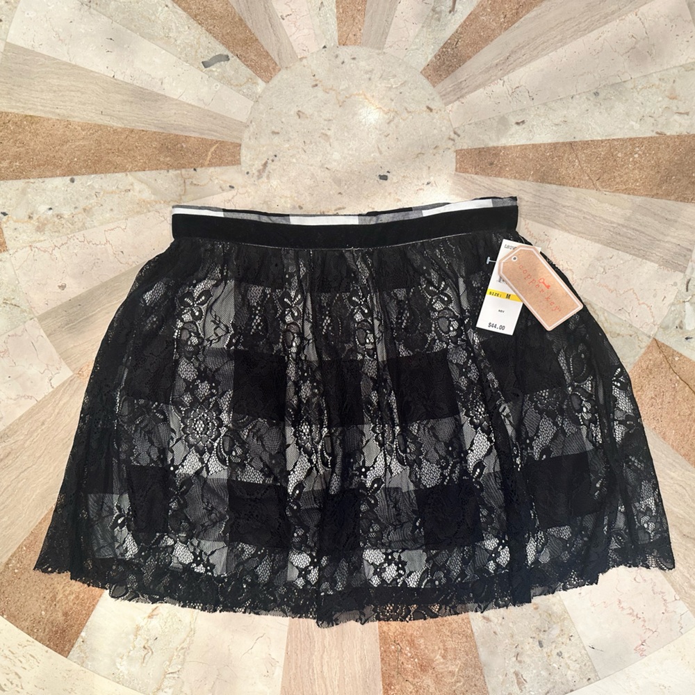 NWT Black Lace Skirt Size Small